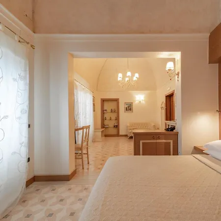 Rosa Antico 4*