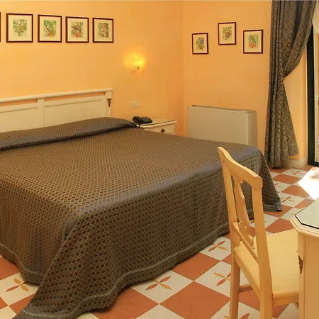 Rosa Antico Dimora Storica 4*