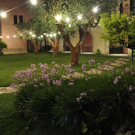 Rosa Antico Dimora Storica Hotel 4*